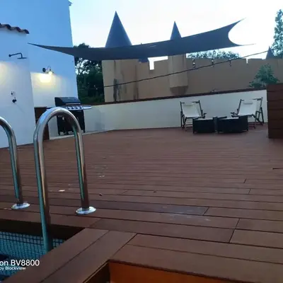 casa nueva de pueblo con piscina y barbacoa