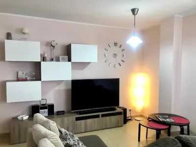 Una televisión o centro de entretenimiento en Vivalidays - Estrella de Mar - Calella