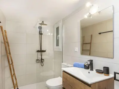 Un baño de Apartment RieraMar by Interhome
