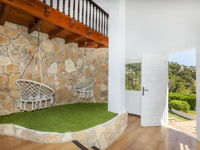 Un balcón o terraza de Holiday Home Castellet by Interhome
