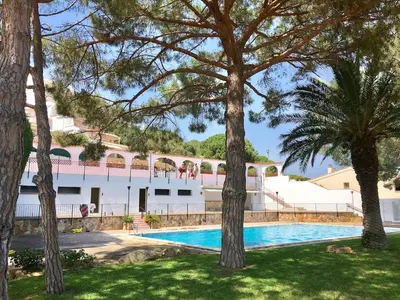 Piscina en o cerca de Cosy apartment with fabulous SEA VIEWS 70's style