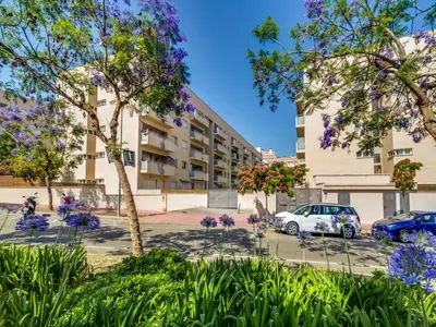 Jardín al aire libre en Apartment in Fenals near Stunning Beaches