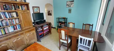 Biblioteca en el apartamento