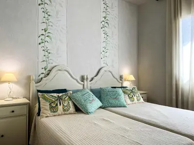 Cama o camas de una habitación en Tranquil Villa with Private Pool & views
