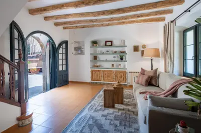 Zona de estar de LETS HOLIDAYS Stay in a 14th-Century House with Pool in Tossa
