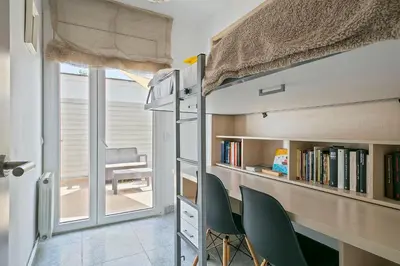 Biblioteca en el apartamento