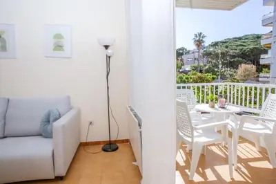 Un balcón o terraza de AL50 Apartamento playa Fenals