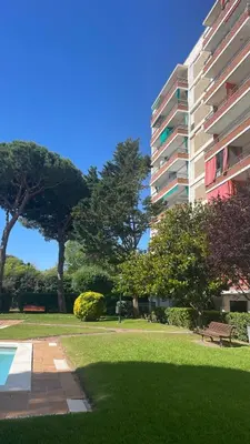Jardín al aire libre en Maravilloso apartamento Delux