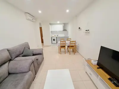 Una televisión o centro de entretenimiento en 2a Línea de Mar, Playa de Lloret, Centro Histórico