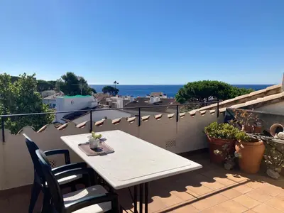 Vista general del mar o vista desde la casa o chalet