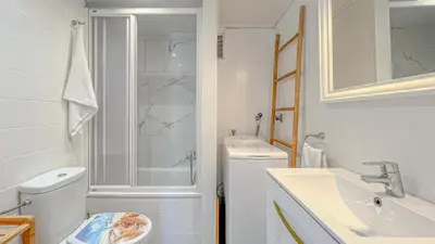 Un baño de Vivalidays Jocelyne - Fenals - LLoret de Mar