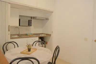Una cocina o zona de cocina en Apartamento Arian, centro Lloret de Mar
