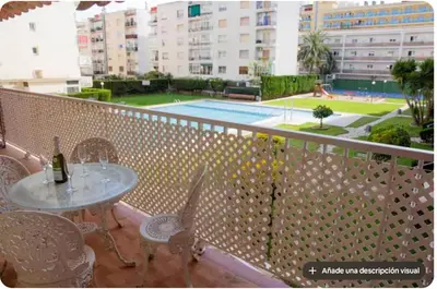 Piscina en o cerca de Luisa
