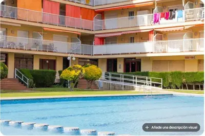 Piscina en o cerca de Luisa