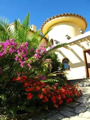Jardín al aire libre en Villa Tranquila Large luxury 3 bedroomed 2 bathrooms private Villa with pool and Sea Views in Calonge Sant Antoni de Calonge