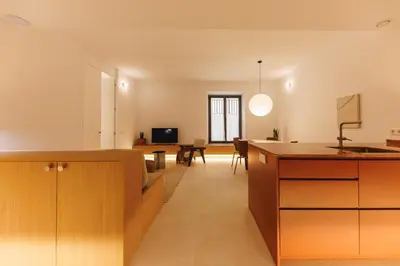 Una televisión o centro de entretenimiento en Bravissimo Vivaldi 2B, Monthly Apartment