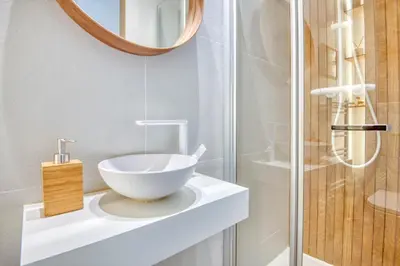 Un baño de Cal Miquelet