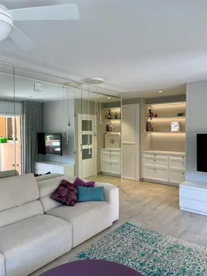 Una televisión o centro de entretenimiento en S'agaró Mar