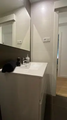 Un baño de MEDITERRANEAN APt
