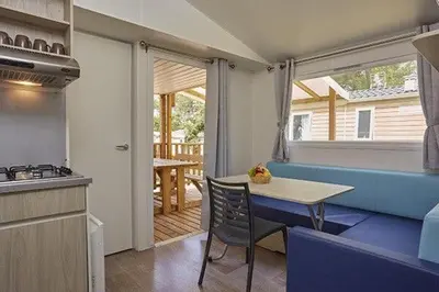 Una cocina o zona de cocina en Camping Alannia El Pinar