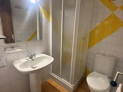 Un baño de Apartamento de 3 Habitaciones Frente al Mar en Platja d'Aro - ES-209-93
