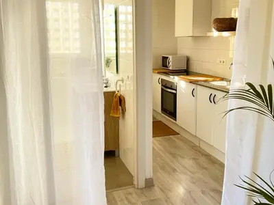 Una cocina o zona de cocina en Beachfront, Sea views, Terrace and Parking!