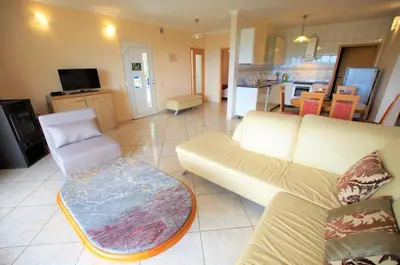 Una televisión o centro de entretenimiento en V&V Lloret-Villa Christine, villa lujosa para 17 personas