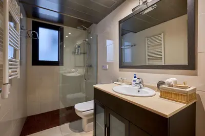 Un baño de Little Home Girona