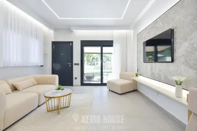 Una televisión o centro de entretenimiento en Kevin House - Serra Brava, Lloret de Mar