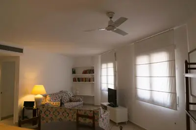 Cama o camas de una habitación en 2 bed. GF apartment in center of Begur w shared pool parking H62