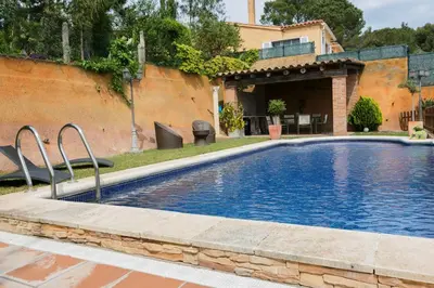 Piscina en o cerca de Villa close to the center w pool garden H30