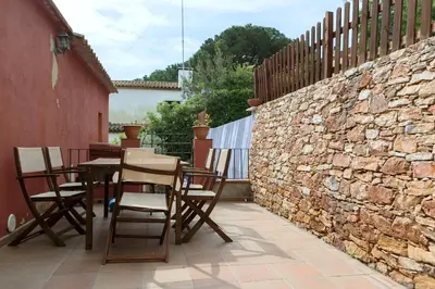Un balcón o terraza de Villa close to the center w pool garden H30
