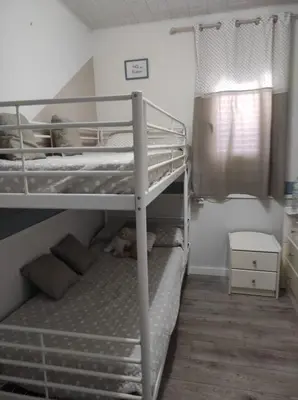 Cama o camas de una habitación en Villa close to the center w pool garden H30