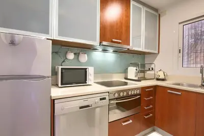 Una cocina o zona de cocina en 2 bedroom apartment with sea views terrace 2 minutes walking to Sa Tuna in Begur H44
