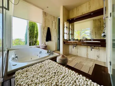 Un baño de Miravall CostaBravaSi