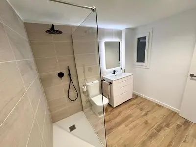 Un baño de Apartamento Platja d 'Aro 70 m2