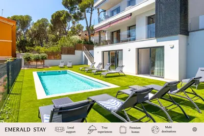 Piscina en o cerca de Apartments Cap de Planes Calella de Palafrugell - by EMERALD STAY