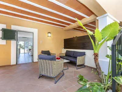 Una televisión o centro de entretenimiento en Holiday Home Lola by Interhome