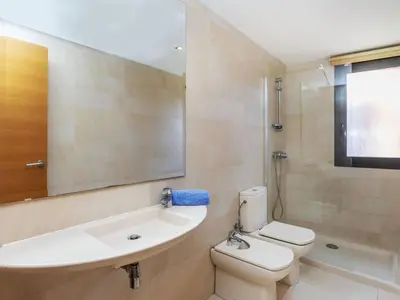 Un baño de Holiday Home Kai by Interhome