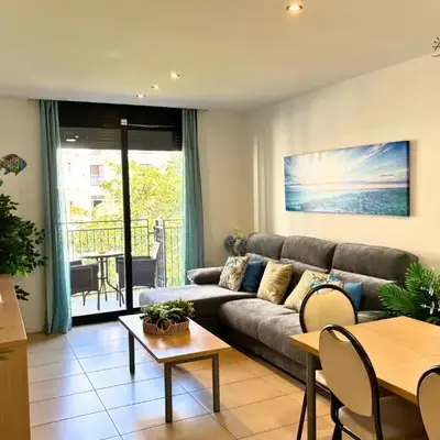 Zen Suite - Modern Apartment with Parking & Swimming Pool