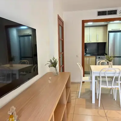 Nagomi Suite - Modern Apartment with Parking & Swimming Pool