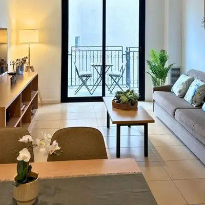 Kioto Suite - Modern Apartment with Parking & Swimming Pool