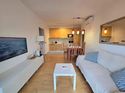 Una cocina o zona de cocina en Aquamarina Apt | Seaviews | 1' beach | Family