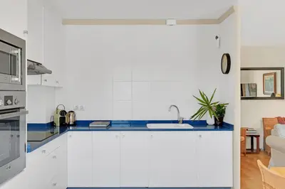 Una cocina o zona de cocina en Apartment in Calella de Palafrugell with a pool and parking