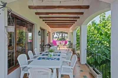 Jardín al aire libre en Winahost Villa Avenida Països Catalans