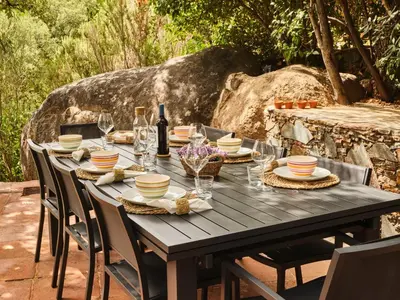 Comida en o cerca de esta villa