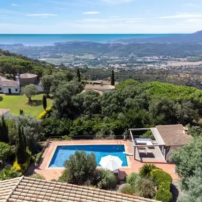 Casa con piscina privada vistas al mar