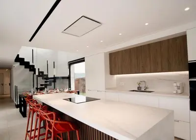 Una cocina o zona de cocina en Stunning Design Villa with large private Pool 30sqm