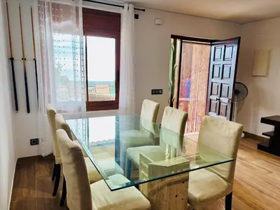 Zona de estar de House with ocean and mountain views