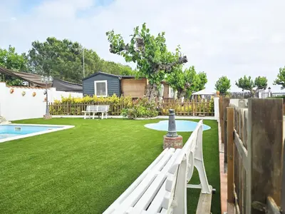 Jardín al aire libre en Costa Dorada Tiny Amaia